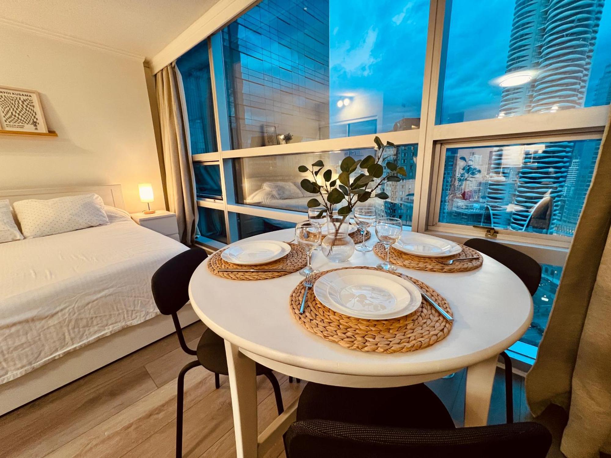 Apartament Stunning Skyline Views In A Cozy And Stylish Abode Vancouver Zewnętrze zdjęcie